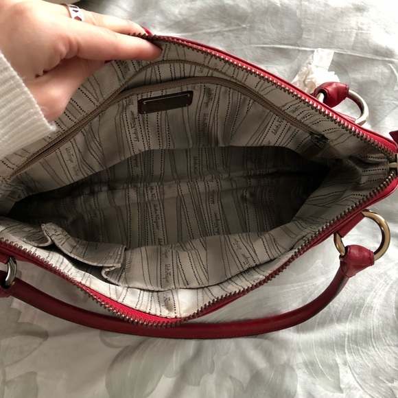 AUTHENTIC FERRAGAMO HANDBAG GENTLY USED - Picture 4 of 8